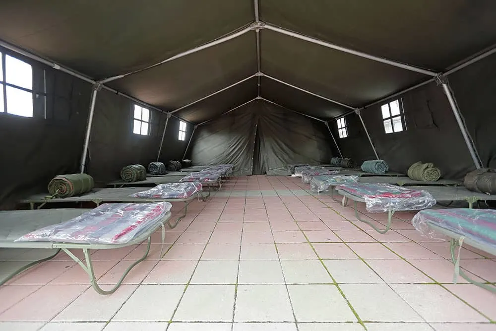 Disaster relief shelter