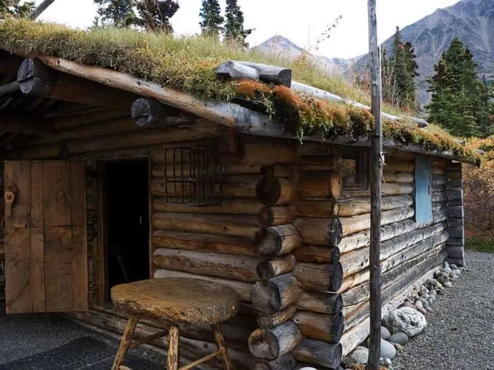 Off grid cabin in Alaska