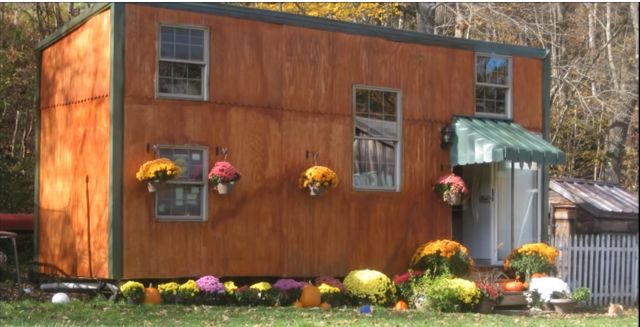 5 Amazing Tiny Houses & Log Cabins Under $10k
