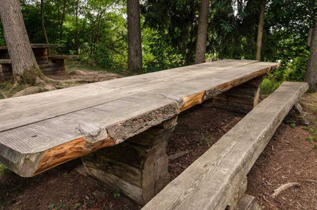 10 Gorgeously Rustic Log Tables You'll Want For Your Cabin - Off Grid World