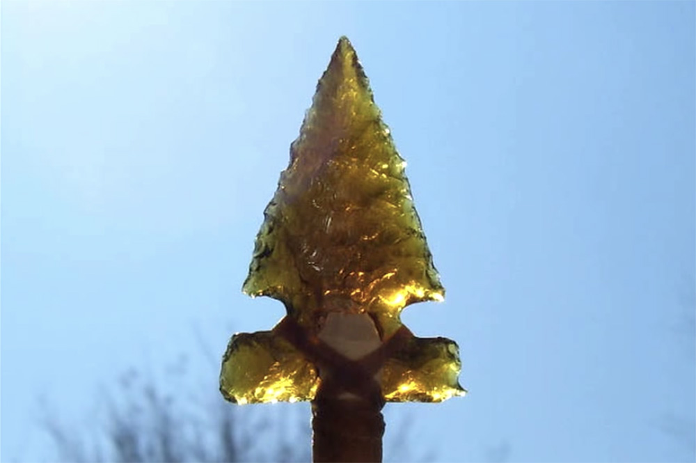 Glass bottle arrowhead