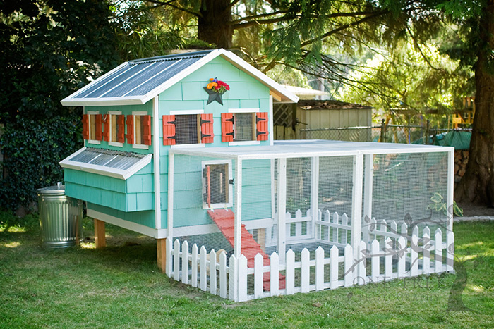 16 Ridiculously Adorable Chicken Coops