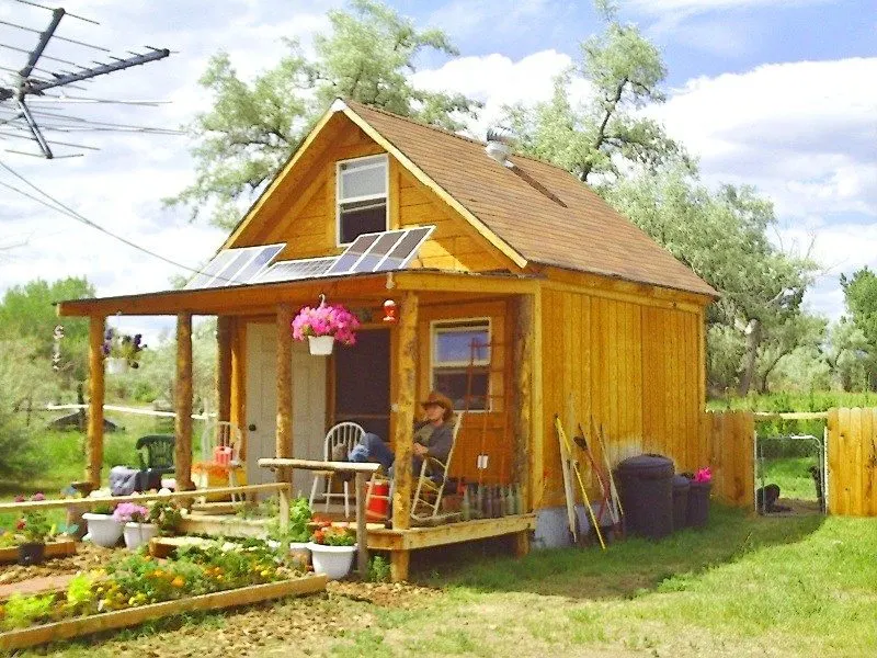 Simple Solar Cabin