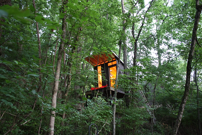 Treehouse in Tennessee