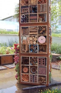 27 Incredibly Beautiful Bee Hotels (And Why You Should Build One) - Off ...