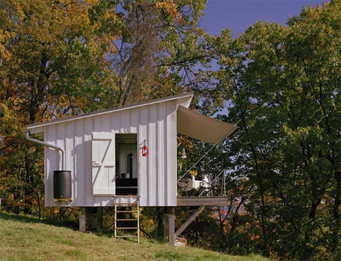Off grid tiny house retreat