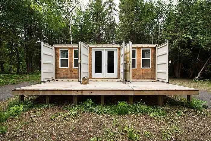 solar-powered-shipping-container-cabin2
