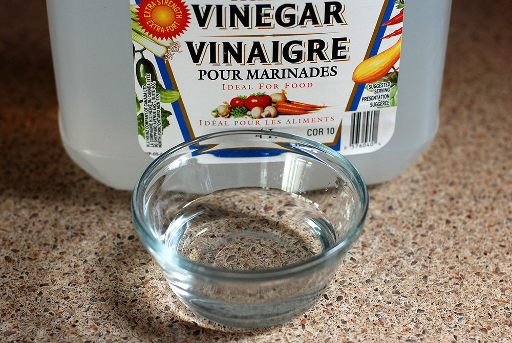 Vinegar for weed killer