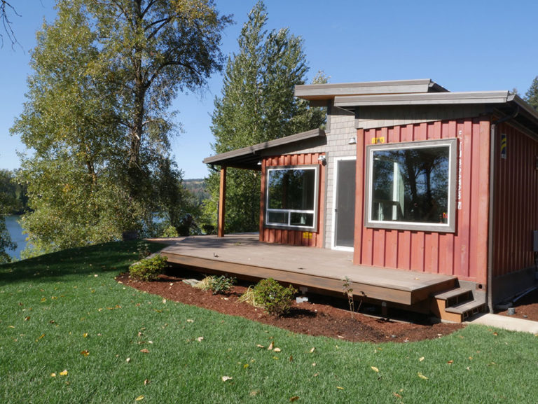 Shipping container home De Lux