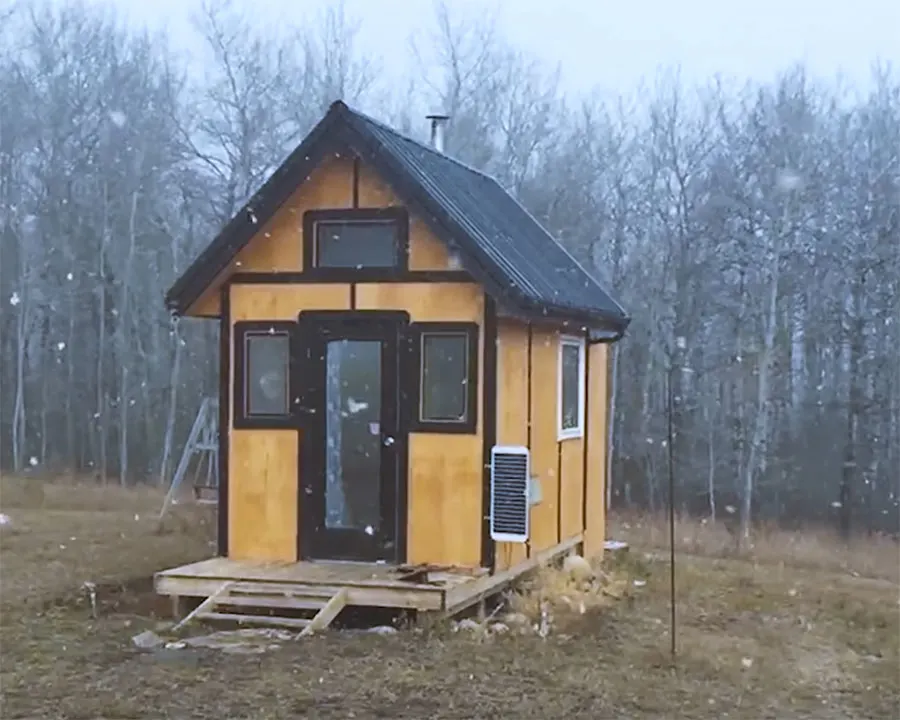 Tiny cabin built in 12 days